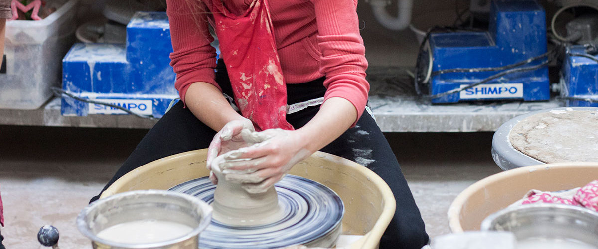 Single pottery wheel lesson