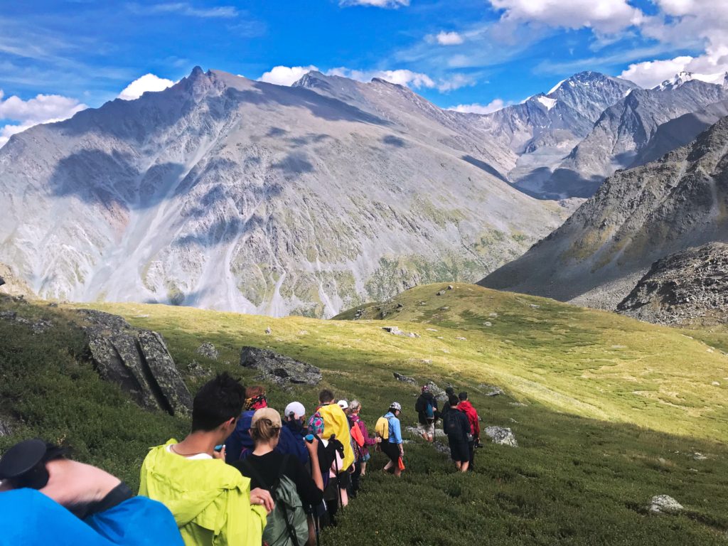 Outdoor Hiking Team Building