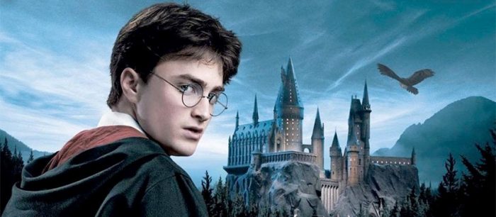 harrypotter-hogwarts-castle-700×306